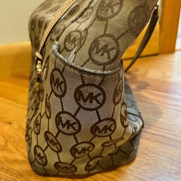 Michael Kors Purse - Picture 2 of 12